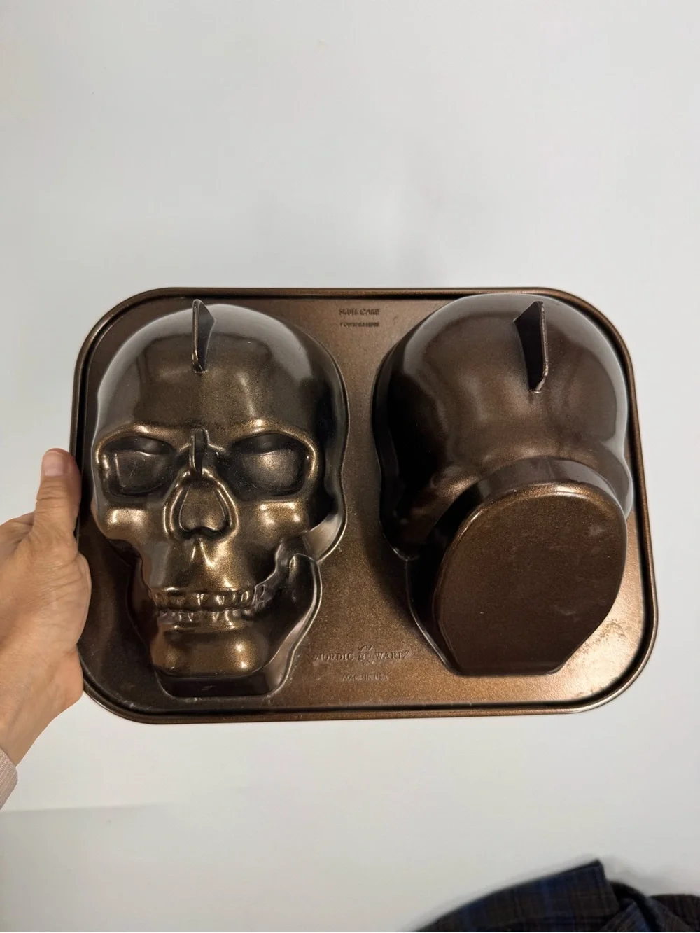 New Nordic Ware skull cake pan Haunted